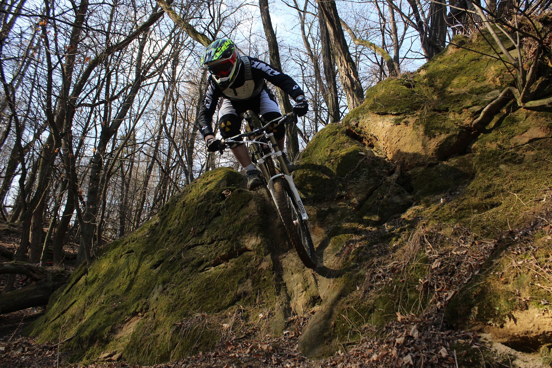 bike-g7a172b89b_1920
